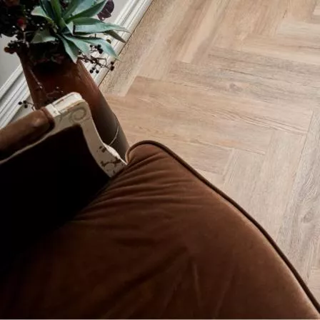 Виниловая плитка Vinilam Parquet Herringbone Glue IS11133 Северный Паркет клеевая